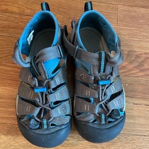 EUC Keen sandals size 2